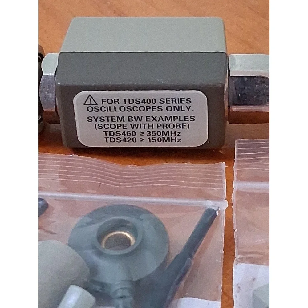 Passive oscilloscope probe from Tektronix Tek P6138.